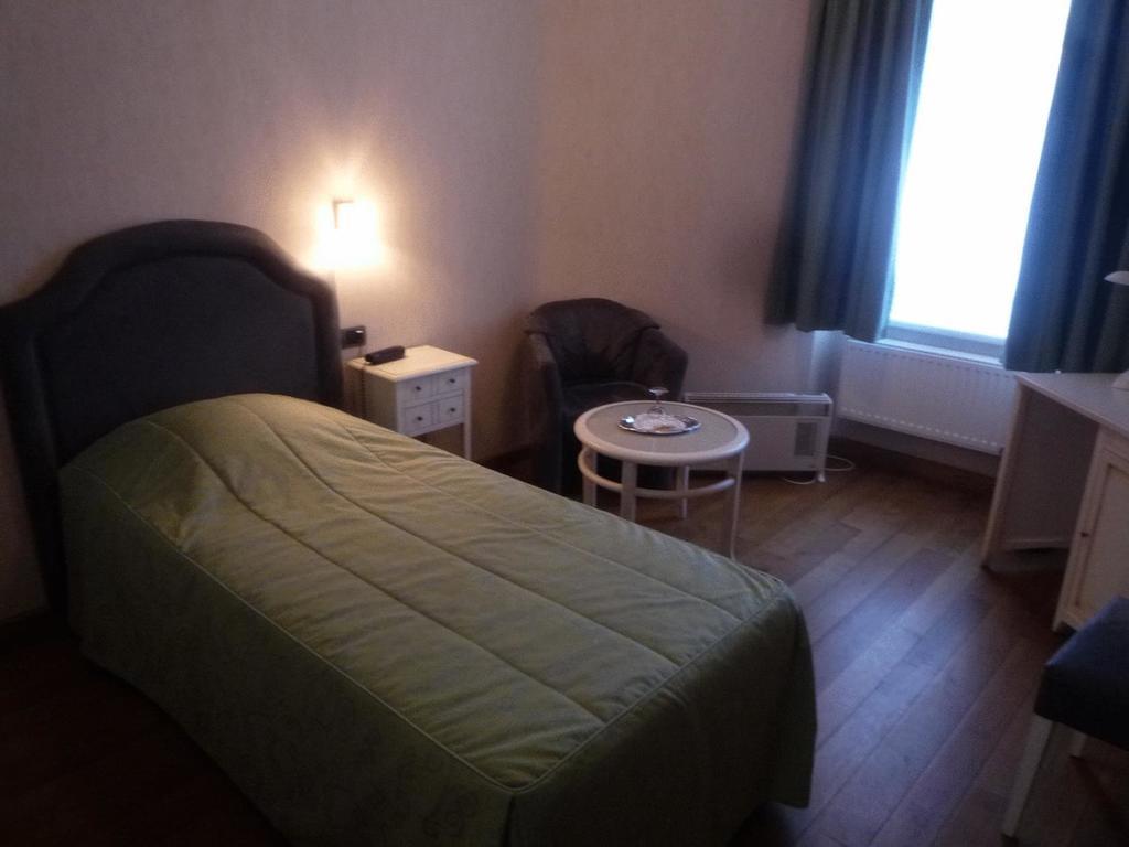 Le Chateau De Rendeux Habitación foto