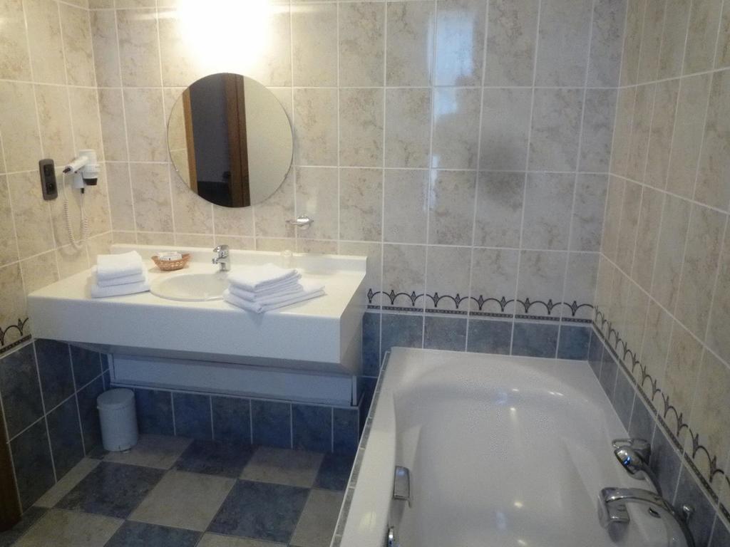 Le Chateau De Rendeux Habitación foto
