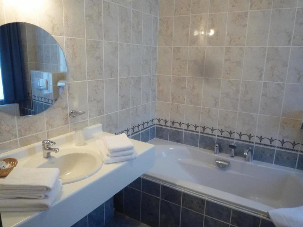 Le Chateau De Rendeux Habitación foto